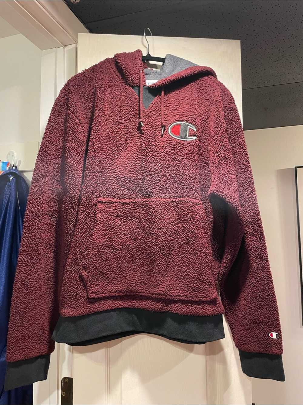 Champion Men’s Medium Burgundy Sherpa Fleece Hoodie Pullover Teddy Logo